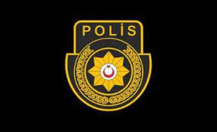 polis-958x5382-1.jpg
