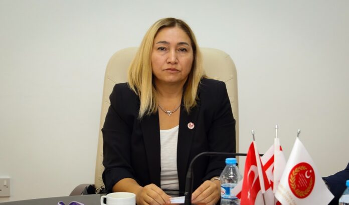 hukuk-281122.jpg