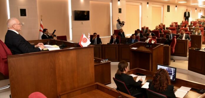 meclis-yeni-yasama-yilina-basladi-12.jpg