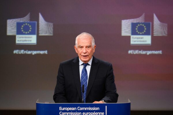 borrell11-1.jpg