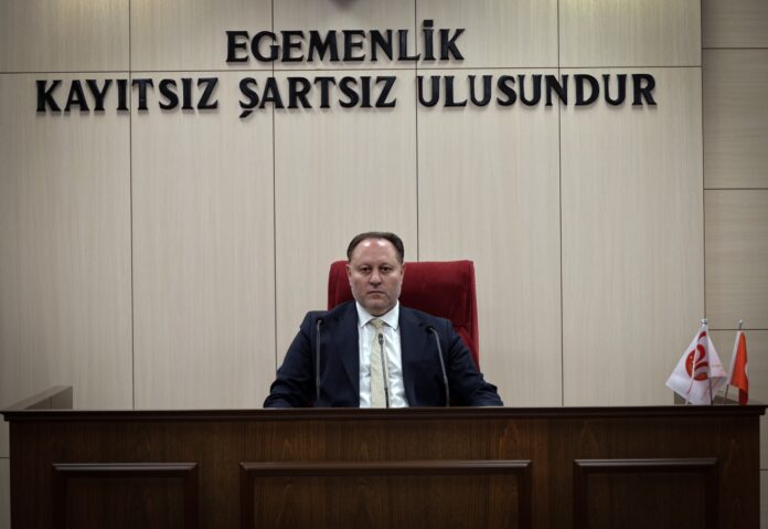 ziya-ozturkler-meclis-baskani-7.jpeg