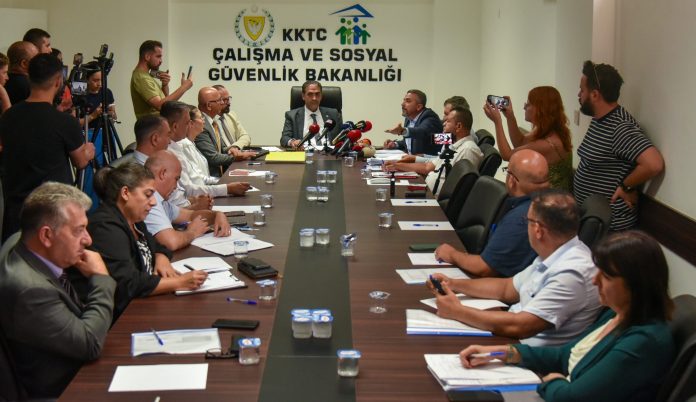 17528393608171752837906932Asgari-Ucret-Tespit-komisyonu-toplandi-1-so-scaled.jpg