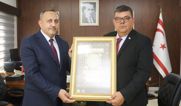 MALIYE-BAKANI-DR-OZDEMIR-BEROVA-KKTC-DIN-ISLERI-BASKANI-HAKAN-MORALI-KABUL-ETTI.jpeg